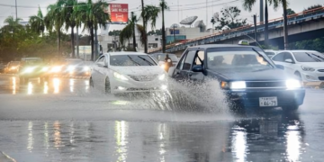 Se espera que continúe lloviendo en varias provincias debido al alto contenido de humedad y los efectos de una onda tropical