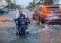 Inundaciones y vuelos cancelados en Florida dejan lluvias que no cesarán hasta el sábado