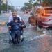 Inundaciones y vuelos cancelados en Florida dejan lluvias que no cesarán hasta el sábado