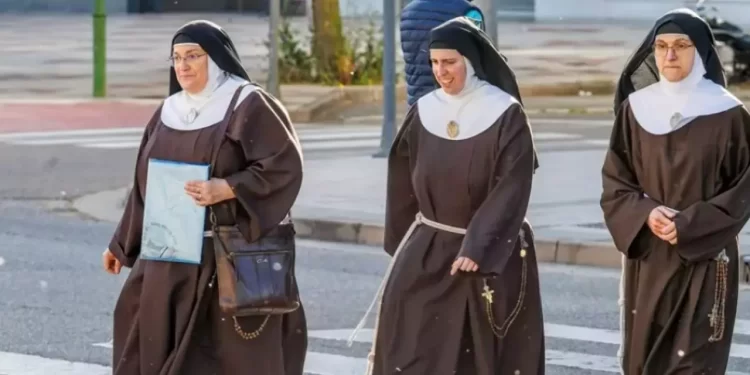 Monjas clarisas españolas ratifican que salen de la Iglesia y serán excomulgadas