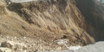 Autoridades evalúan obstrucción en paso El Derrumbao