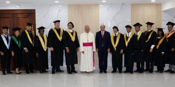 UCSD celebra la investidura de 420 profesionales de postgrado