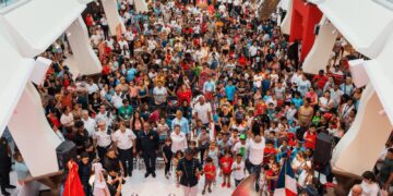 Bomberos del DN dan la bienvenida al verano con tarde divertida
