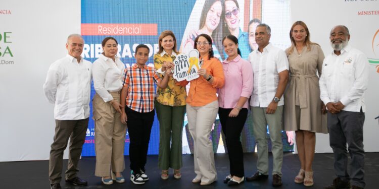 Entregan 104 apartamentos del Plan Familia Feliz en La Romana