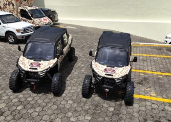 Ministro Defensa visita instalaciones del CESFronT en SD y entrega 2 buggies para vigilancia verja perimetral 