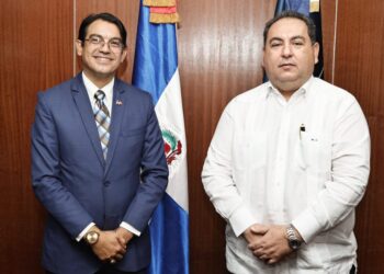 Juramentan nuevo director Servicio Regional de Salud Norcentral
