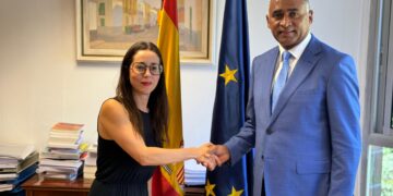 Julito Fulcar sostiene encuentros con funcionarios de alto nivel del congreso y el gobierno español