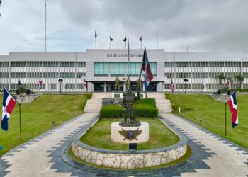 FF. AA. están “atentas y vigilantes” para impedir bandas delincuentes haitianos utilicen RD como “ruta de escape”