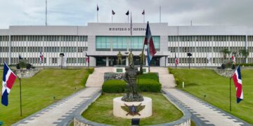 FF. AA. están “atentas y vigilantes” para impedir bandas delincuentes haitianos utilicen RD como “ruta de escape”