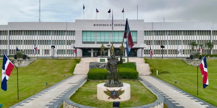 FF. AA. están “atentas y vigilantes” para impedir bandas delincuentes haitianos utilicen RD como “ruta de escape”