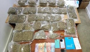 PN y MP arrestan hombre al que le ocupan en su vivienda 21 pacas de presunta marihuana
