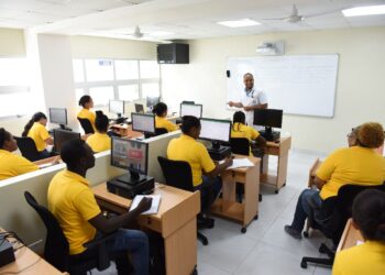 Santos Badía destaca logro en favor del cuerpo docente de INFOTEP