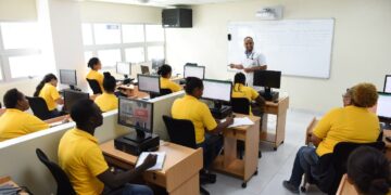 Santos Badía destaca logro en favor del cuerpo docente de INFOTEP