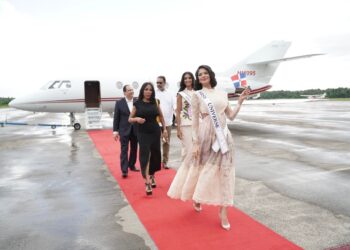Miss Universo 2023 Sheynnis Palacios llega a suelo dominicano
