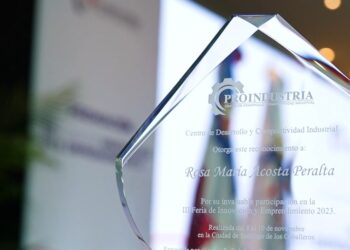 Entregan 1,8 millones a proyectos ganadores en Premio al Emprendedor Manufacturero 