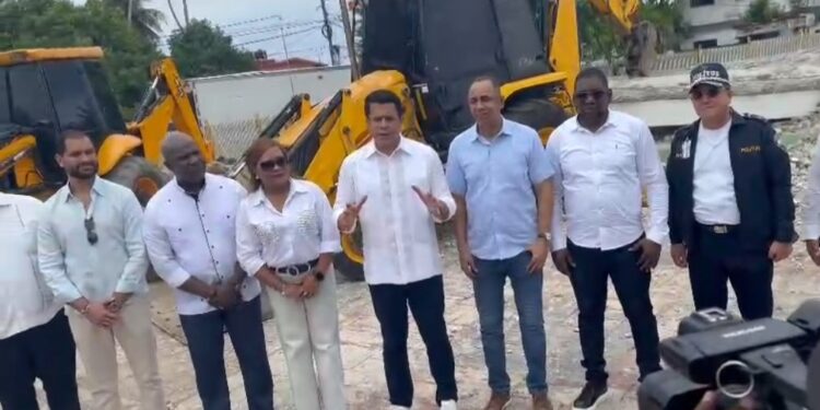 Con inversión de 32 millones, Turismo deja iniciados trabajos reconstrucción plaza Marcelino Marte "Canito" en Guayacanes 