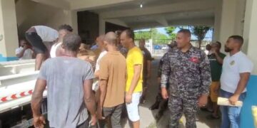 Cruz Jiminián suple de equipos y medicamentos a cárcel La Victoria