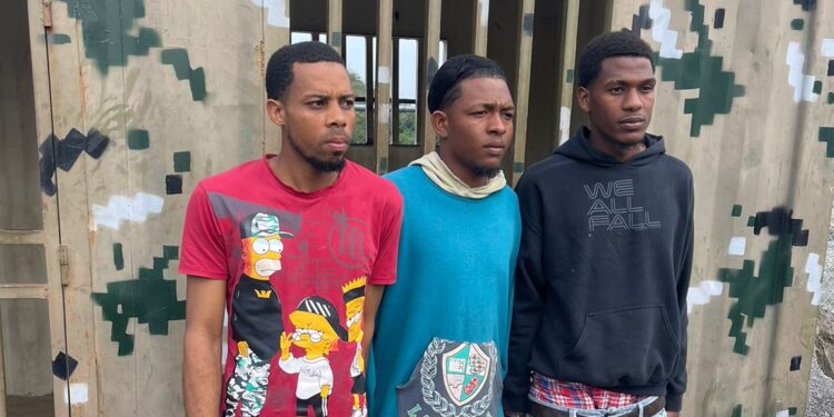 Someten motoristas trasladaron a extranjeros irregulares para evadir autoridades