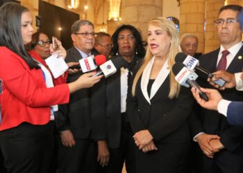 El Colegio de Notarios solicita a Luis Abinader pensiones para miembros envejecientes