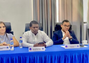 José Radhamés propone reapertura programa “Regidor por un Día ante el ayuntamiento de SDO”