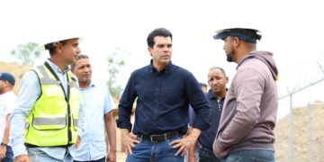 Wellington Arnaud supervisa construcción de nuevo acueducto de Navarrete