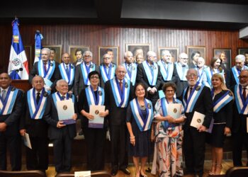 Instituto Duartiano juramenta a 23 personalidades como miembros de honor