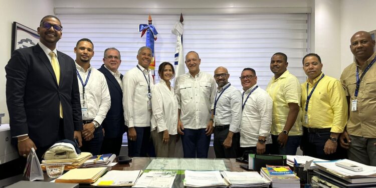 Edenorte y Alcaldía inician proceso de iluminación de sectores y principales vías de Santiago