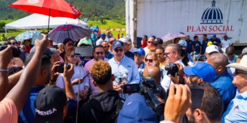 Gobierno asiste con más ayudas a familias afectadas por las lluvias en Constanza