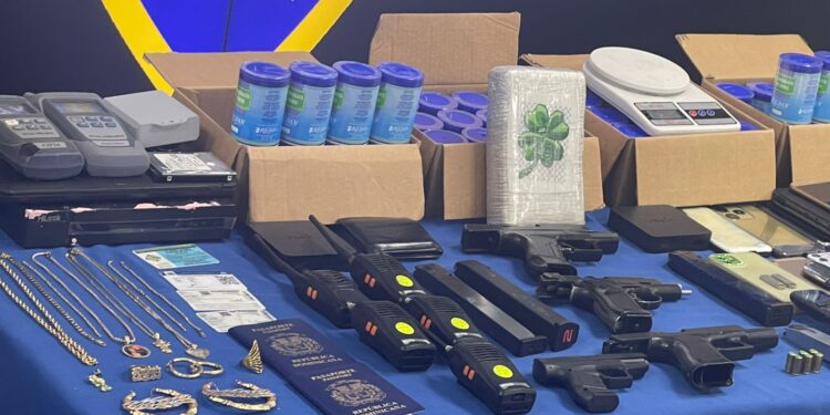 Desmantelan banda “Los 50-0”; ocupan armas, drogas y dinero en efectivo