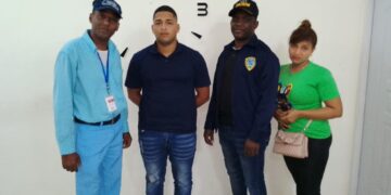 Se entrega a través de Derechos Humanos joven buscado por asesinato de ciudadano en Sabana Perdida