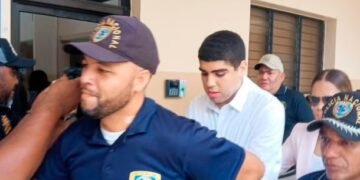 Madre de joven que amenazó colegio pide clemencia para su hijo