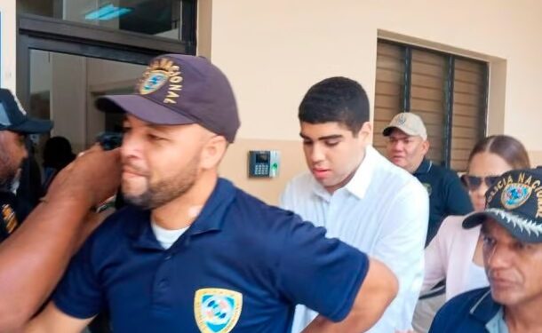 Madre de joven que amenazó colegio pide clemencia para su hijo