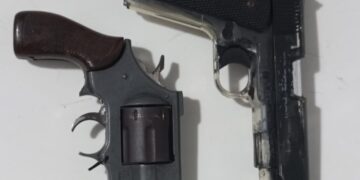 Policía ocupa distintas armas de fuego y recupera motocicleta robada en Villa Mella, SDN