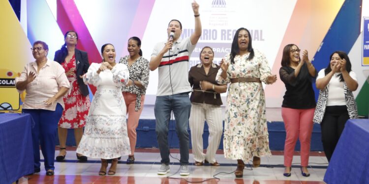 Seminario de Buenas Prácticas del Nivel Primario impulsando la calidad educativa en la Regional 15