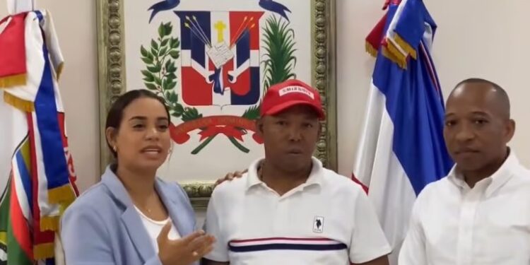 Betty Gerónimo contrata a seguridad de banco que fue despedido tras dormirse