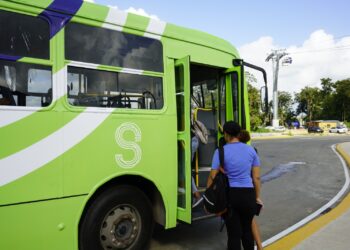 Desde este miércoles OMSA transportara a usuarios del Teleférico de Los Alcarrizos por mantenimiento