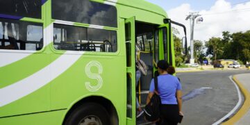 Desde este miércoles OMSA transportara a usuarios del Teleférico de Los Alcarrizos por mantenimiento