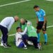 Mbappé se fractura la nariz, regresa a la concentración y jugará con máscara