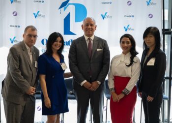 Lanzan fundación One Pathway; buscan ayudar a inmigrantes a desarrollarse profesionalmente en EEUU