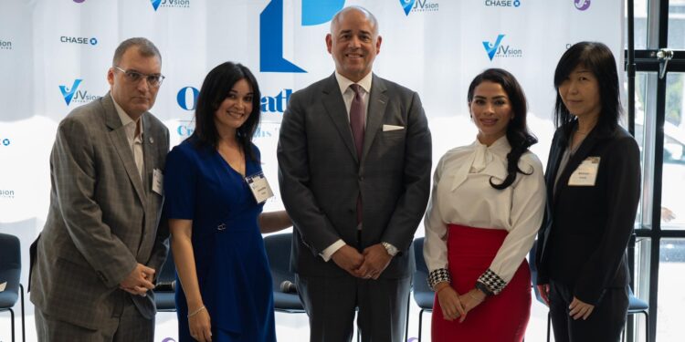 Lanzan fundación One Pathway; buscan ayudar a inmigrantes a desarrollarse profesionalmente en EEUU