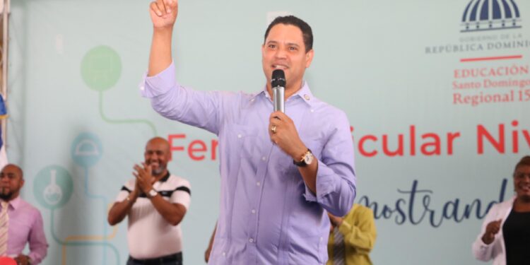 Exhiben proyectos y productos en la Feria Curricular de la Regional 15 de Educación