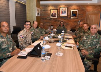 En sede del CESFRONT se reúne por primera vez Estado Mayor General FF.AA.