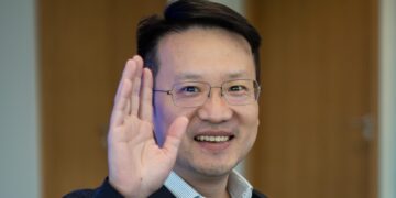 HONOR lidera el futuro de la IA: innovaciones y estrategias según su CMO, Dr. Ray Guo