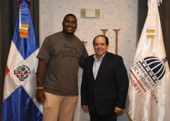 Jugador Bayron Matos unirá esfuerzos con Ministerio Deportes para traer la NFL a RD