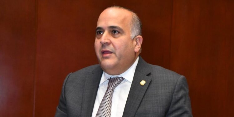 Senador Alexis Victoria propone excluir a empresas involucradas en corrupción como proveedores del Estado