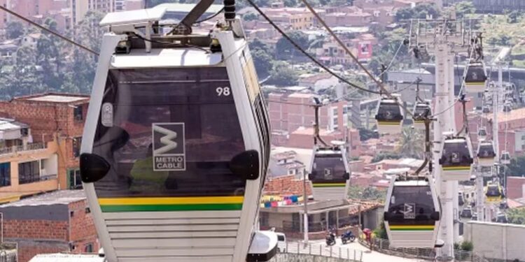 Reportan caída de cabina del metrocable en Medellín una persona fallecida y nueve heridas