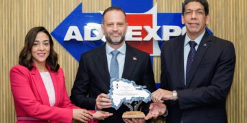 ADOEXPO reconoce labor de Sanz Lovatón en la DGA en favor del sector exportador