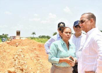 Deligne Ascención destaca avances en trabajos de construcción de circunvalaciones SFM y Nagua