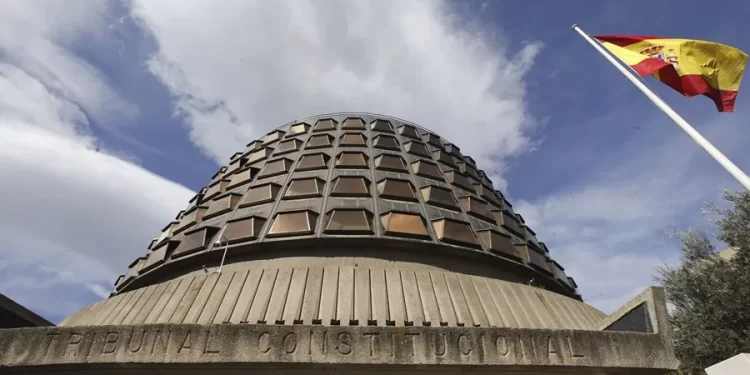 Constitucional de España avala que las menores de 16 y 17 años puedan abortar sin permiso