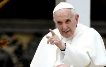 Papa Francisco reclama a los gobernantes "responsabilidad" para acabar con las guerras